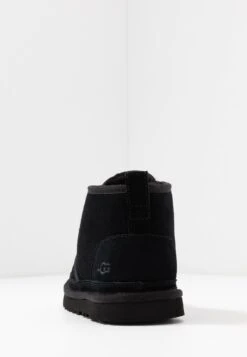 Ugg Neumel - Korte Laarzen - Black -Ugg Verkoopwinkel 0a26d5a9439f4fbba3c2916697efa44c
