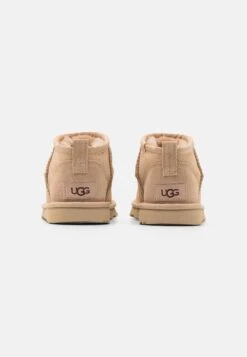 Ugg Classic Ultra Mini Unisex - Korte Laarzen - Driftwood -Ugg Verkoopwinkel 1ba527f05403457eab394f5456d4e5bb