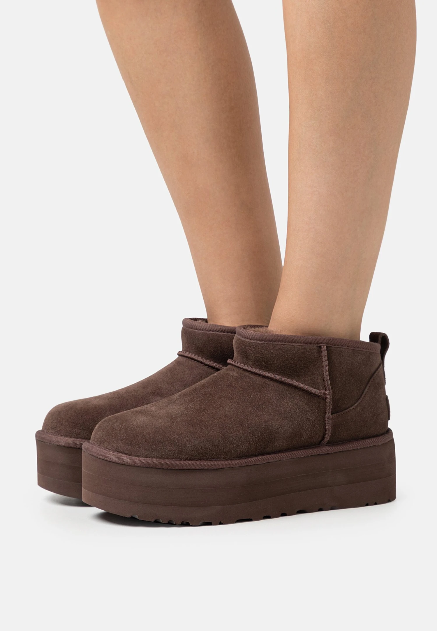 Ugg Classic Ultra Mini Platform - Enkellaarsjes Met Plateauzool - Burnt Cedar 3 Ugg Classic Ultra Mini Platform - Enkellaarsjes Met Plateauzool - Burnt Cedar