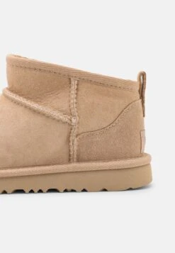 Ugg Classic Ultra Mini Unisex - Korte Laarzen - Driftwood -Ugg Verkoopwinkel 1c92880c61ad409ca15adfb87fe235b2