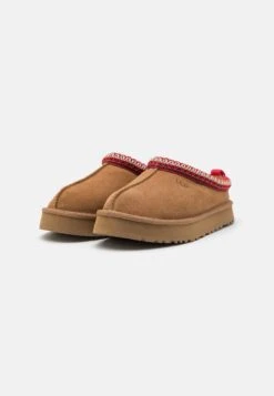 Ugg Tazz Unisex - Pantoffels - Chestnut -Ugg Verkoopwinkel 1e45b1fc8e0143d9a67e95e5556bb851