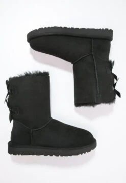 Ugg Bailey Bow - Korte Laarzen - Black 14 Ugg Bailey Bow - Korte Laarzen - Black -Ugg Verkoopwinkel 2bd90ad40b624682816a2c4aaa9ed4a1