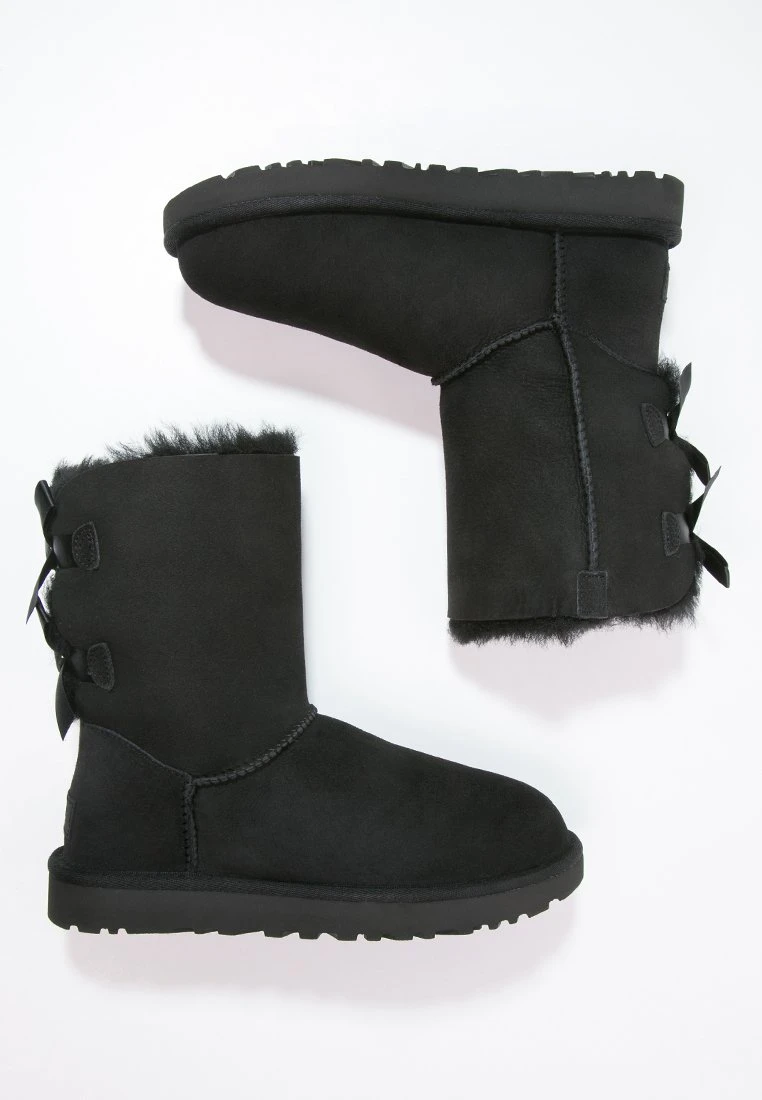 Ugg Bailey Bow - Korte Laarzen - Black 8 Ugg Bailey Bow - Korte Laarzen - Black - Afbeelding 6