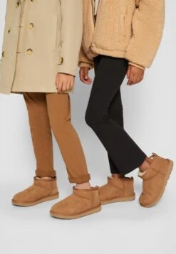 Ugg Classic Ultra Mini Unisex - Korte Laarzen - Chestnut -Ugg Verkoopwinkel 2c6712633d6d4831b570617f0dd44e1d
