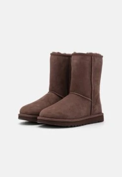 Ugg Classic Short - Korte Laarzen - Burnt Cedar -Ugg Verkoopwinkel 2c7556c1a1084339bce9a18377d46d02
