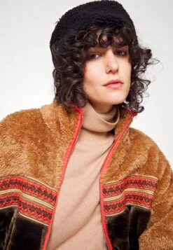 Ugg Marlene Sherpa Braid - Lichte Jas - Chestnut Heritage Braid -Ugg Verkoopwinkel 3688e33af23e4ecb81b6275b93631284