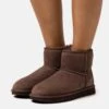 Ugg Classic Mini - Korte Laarzen - Burnt Cedar -Ugg Verkoopwinkel 4349a1a510f444f49be256228a69fb77