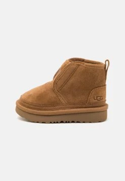 Ugg Verkoopwinkel 31 Ugg Accessible Neumel Ez-Fit Unisex - Korte Laarzen - Chestnut
