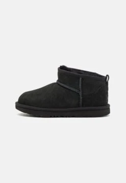 Ugg Classic Ultra Mini Unisex - Korte Laarzen - Black -Ugg Verkoopwinkel 51519f19cbec47f9a140ef30f9123f58