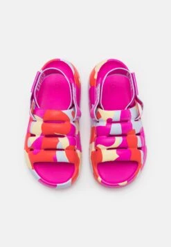 Ugg Sport Yeah Camopop - Sandalen - Dragon Fruit 13 Ugg Sport Yeah Camopop - Sandalen - Dragon Fruit -Ugg Verkoopwinkel 52a79e27716d4c69b4b4a1097f409d8f