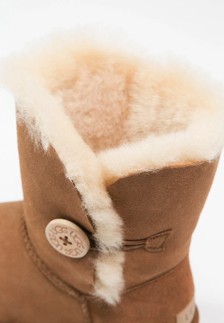 Ugg Bailey Button Ii - Korte Laarzen - Chestnut 9 Ugg Bailey Button Ii - Korte Laarzen - Chestnut - Afbeelding 7