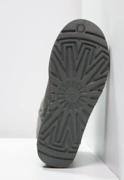 Ugg Mini Bailey Bow - Korte Laarzen - Grey -Ugg Verkoopwinkel 5beedd16bb374cde961fbdec66297c95
