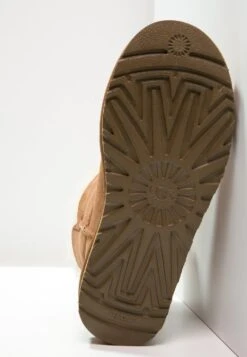 Ugg Mini Bailey Button - Korte Laarzen - Chestnut -Ugg Verkoopwinkel 6911fad603d74f4da0b9c3a42d17f94c