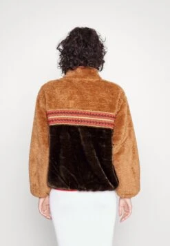 Ugg Marlene Sherpa Braid - Lichte Jas - Chestnut Heritage Braid -Ugg Verkoopwinkel 6a9d8ba54ba4414a85cf4aa34a7fa690