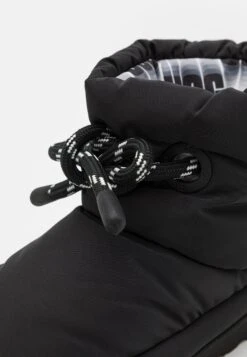 Ugg Classic Maxi Short Unisex - Snowboots- Black -Ugg Verkoopwinkel 6b18439c6ce74059b7e61c1af2adcf7b