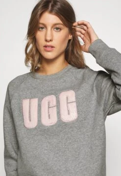 Ugg Madeline Fuzzy Logo Crewneck - Sweater - Grey Heather/Sonora -Ugg Verkoopwinkel 707be8140f7d46e9a0bcb60e612ba3c5