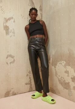 Ugg Foamo Slide - Muiltjes - Pale Chartreuse 11 Ugg Foamo Slide - Muiltjes - Pale Chartreuse -Ugg Verkoopwinkel 708d8c59f1da4492a596a3b913b529a7