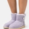 Ugg Mini Bailey Button Bling - Korte Laarzen - June Gloom -Ugg Verkoopwinkel 73ad97add4ca4db988ad52e810e58341