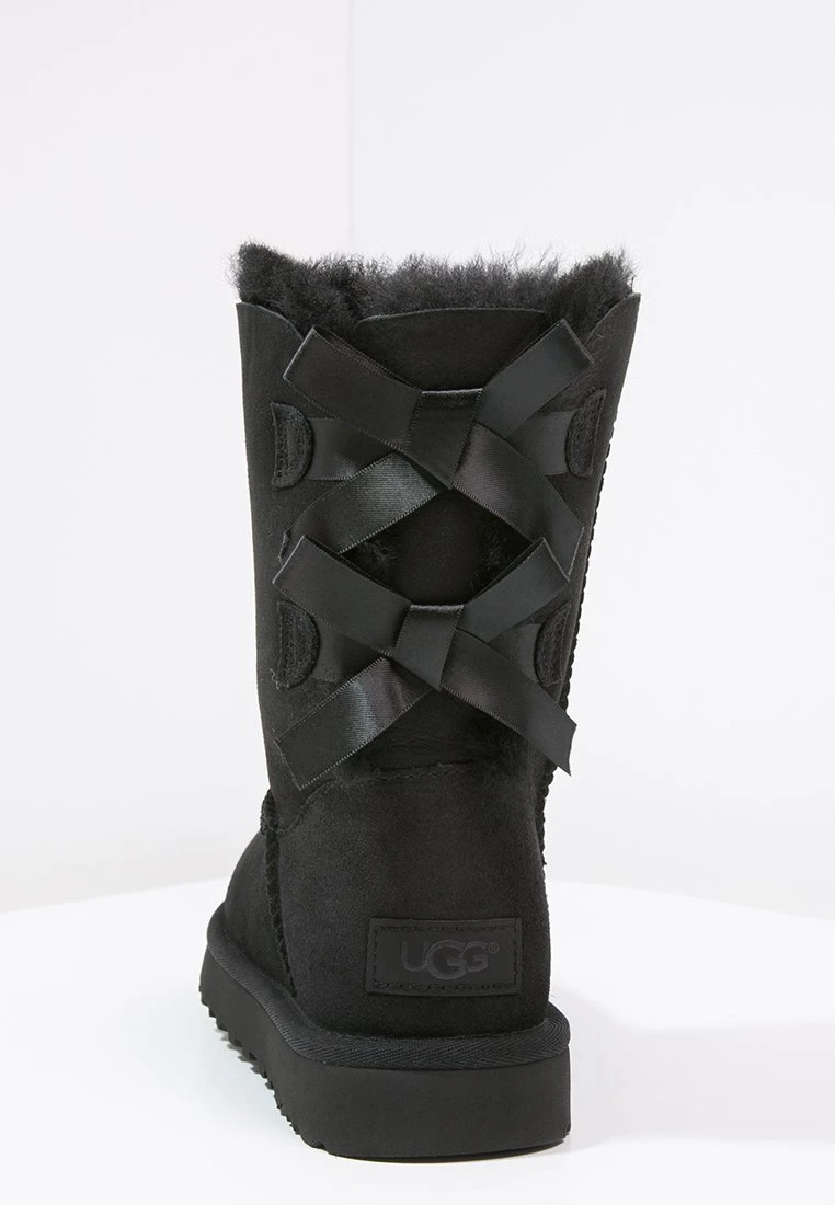 Ugg Bailey Bow - Korte Laarzen - Black 7 Ugg Bailey Bow - Korte Laarzen - Black - Afbeelding 5