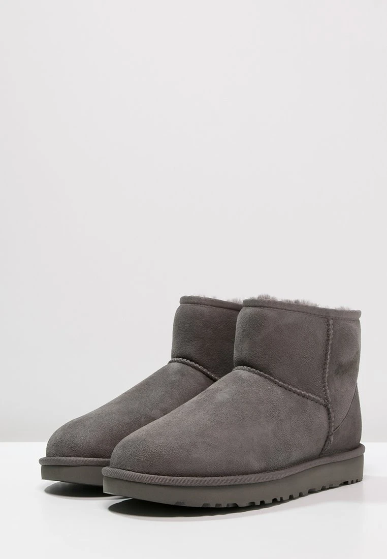 Ugg Classic Mini - Korte Laarzen - Grey 6 Ugg Classic Mini - Korte Laarzen - Grey - Afbeelding 4