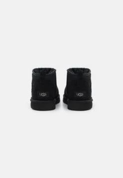 Ugg Classic Ultra Mini - Korte Laarzen - Black 10 Ugg Classic Ultra Mini - Korte Laarzen - Black -Ugg Verkoopwinkel 8134df8a2a3c4290a1c66873ab0388cc