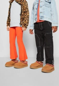 Ugg Tazz Unisex - Pantoffels - Chestnut -Ugg Verkoopwinkel 8af0f851fdb44e7bb877a6dc783d71c0