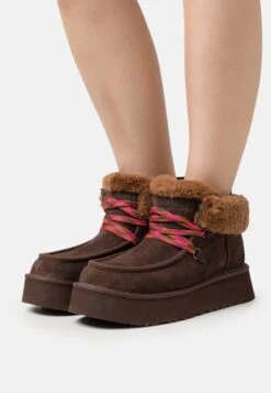 Ugg Funkarra Cabin Cuff - Enkellaarsjes Met Plateauzool - Burnt Cedar