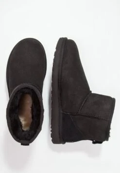 Ugg Classic Mini - Korte Laarzen - Black -Ugg Verkoopwinkel 950ad258a20844d78daab006c852955d