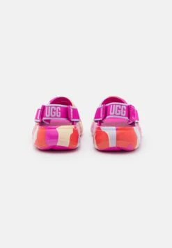 Ugg Sport Yeah Camopop - Sandalen - Dragon Fruit 11 Ugg Sport Yeah Camopop - Sandalen - Dragon Fruit -Ugg Verkoopwinkel 96dd90cacce94ad0b47e3b124235bb5e