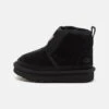 Ugg Accessible Neumel Ez-Fit Unisex - Korte Laarzen - Black -Ugg Verkoopwinkel 986d40f6005c463ab17526fb4348991b