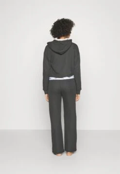 Ugg Judie Wide Leg Pant - Pyjamabroek - Black 9 Ugg Judie Wide Leg Pant - Pyjamabroek - Black -Ugg Verkoopwinkel 99f241e0b2534600a86247a9dbf8de56