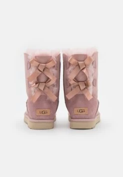 Ugg Bailey Bow - Korte Laarzen - Rose Grey -Ugg Verkoopwinkel 9c242b3c6b994e2da84b5c62e188470b