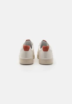 Ugg South Bay- Sneakers Laag - White/Sienna 10 Ugg South Bay- Sneakers Laag - White/Sienna -Ugg Verkoopwinkel a6dc593b57694ac89d248b9ed008fa12