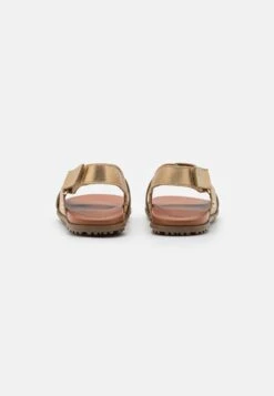 Ugg Solivan Slingback - Sandalen - Pale Gold Metallic 11 Ugg Solivan Slingback - Sandalen - Pale Gold Metallic -Ugg Verkoopwinkel abbdb7b120ea46fc8ff6d77804191c50