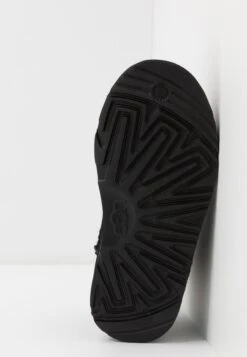 Ugg Classic Mini Ii - Korte Laarzen - Black -Ugg Verkoopwinkel abefe0c2ab3e4e66b972838ff3f6cad3