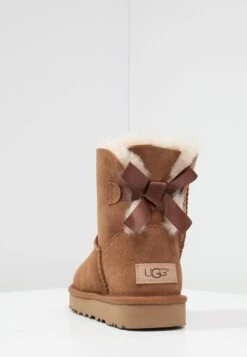 Ugg Mini Bailey Bow - Korte Laarzen - Chestnut -Ugg Verkoopwinkel ac1ca5c76083436e861a78351c7517f6