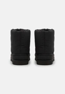 Ugg Classic Maxi Short Unisex - Snowboots- Black -Ugg Verkoopwinkel b4561a39bf44449695982f4a58f0a996