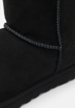 Ugg Classic Short - Snowboots- Black -Ugg Verkoopwinkel b716a6892b73404c97cf57664f0d69fc