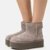 Ugg Classic Mini Platform - Enkellaarsjes Met Plateauzool - Smoke Plume -Ugg Verkoopwinkel c66d8c39b7f5488187b63453a09aa8da
