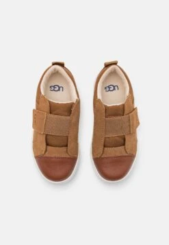 Ugg Rennon Unisex - Sneakers Laag - Chestnut -Ugg Verkoopwinkel c7d8b18db36a4332bd8766b9ca23f58e