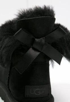 Ugg Mini Bailey Bow - Korte Laarzen - Black -Ugg Verkoopwinkel cbca21392ca043638604771e9625f7a2