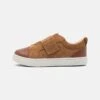 Ugg Rennon Unisex - Sneakers Laag - Chestnut -Ugg Verkoopwinkel cf78261dba2d4e99835703ffc0fe273e