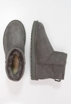 Ugg Classic Mini - Korte Laarzen - Grey 11 Ugg Classic Mini - Korte Laarzen - Grey -Ugg Verkoopwinkel d40286e82cbc433e87b27e7cd73c06d8