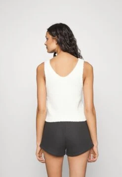 Ugg Dulcie - Pyjamashirt - Cream 10 Ugg Dulcie - Pyjamashirt - Cream -Ugg Verkoopwinkel d468fa488efc48e2b3ed78b58d858bfa