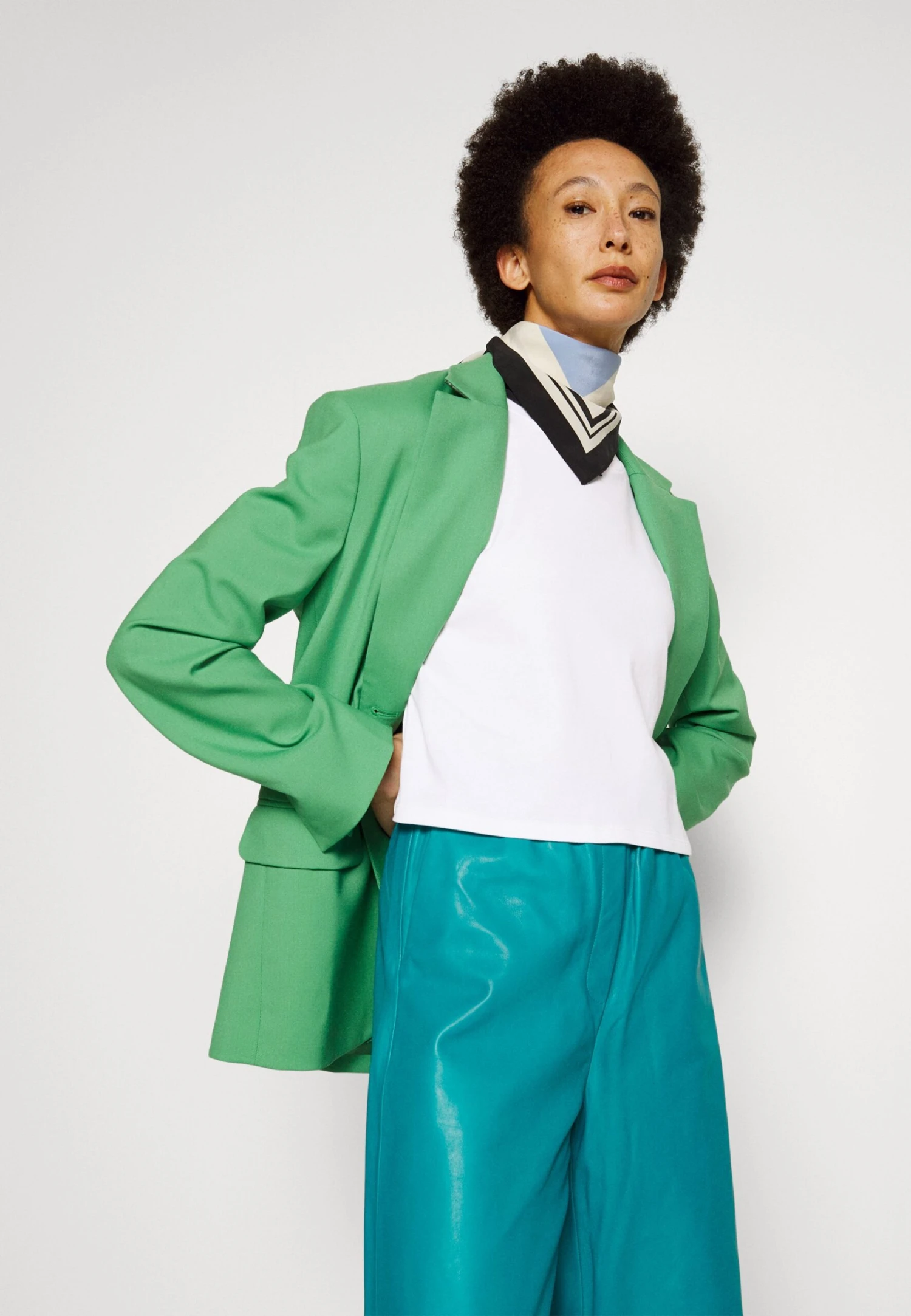 Ugg Tana Cropped Tee - T-Shirt Basic - White 6 Ugg Tana Cropped Tee - T-Shirt Basic - White - Afbeelding 4