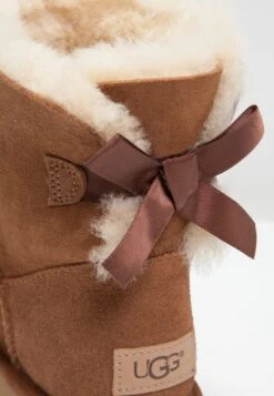 Ugg Mini Bailey Bow - Korte Laarzen - Chestnut -Ugg Verkoopwinkel dc837f11fb394740b368d93a7fa98366