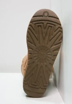 Ugg Bailey Button Ii - Korte Laarzen - Chestnut 14 Ugg Bailey Button Ii - Korte Laarzen - Chestnut -Ugg Verkoopwinkel dcefee5fe6d146b4a5b8c2ab7eeb608c