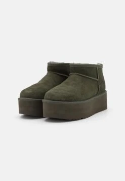 Ugg Classic Ultra Mini Platform - Enkellaarsjes Met Plateauzool - Moss Green 10 Ugg Classic Ultra Mini Platform - Enkellaarsjes Met Plateauzool - Moss Green -Ugg Verkoopwinkel e179fa3eaca64eb68372a8d0b4a1625f