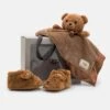 Ugg Bixbee And Lovey Bear Stuffie Set - Geboortegeschenk - Chestnut 1 Ugg Bixbee And Lovey Bear Stuffie Set - Geboortegeschenk - Chestnut -Ugg Verkoopwinkel e1d769828ef049148825bcf3749f6cbf
