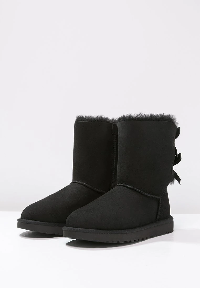 Ugg Bailey Bow - Korte Laarzen - Black 6 Ugg Bailey Bow - Korte Laarzen - Black - Afbeelding 4
